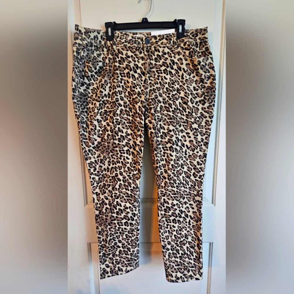 Womens Leopard Skinny Stretch Size 18W Brand New